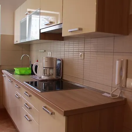 Mediterranean Oasis * באסקה